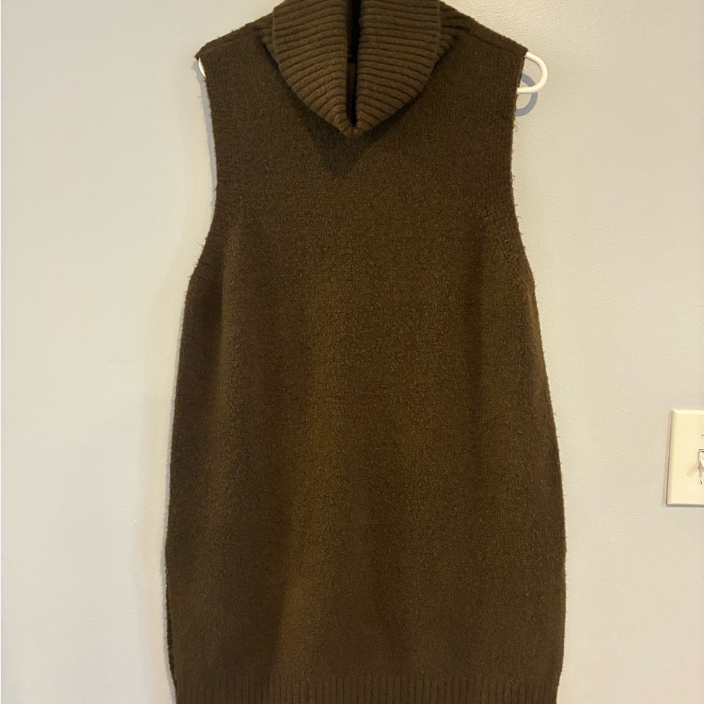 Lumiere Olive Sleeveless Sweater Midi Dress